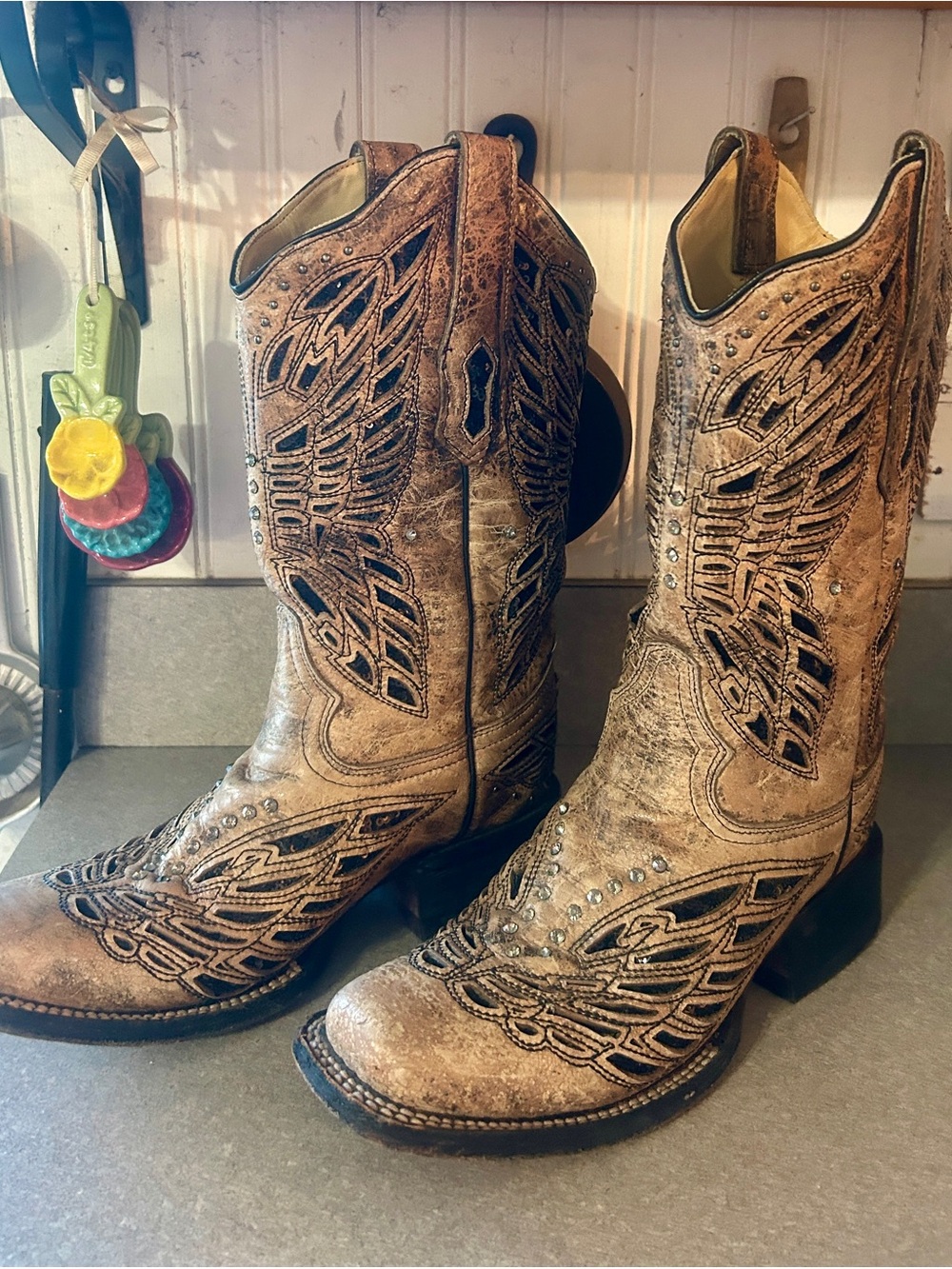 Corral women’s  Embroidered Western Cowboy Boots - Tan